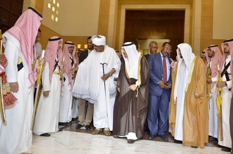 أمير منطقة الرياض يجتمع بوالي ولاية الخرطوم بجمهورية السودان13