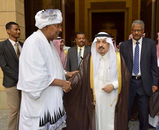 أمير منطقة الرياض يجتمع بوالي ولاية الخرطوم بجمهورية السودان15