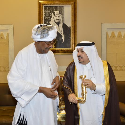 أمير منطقة الرياض يجتمع بوالي ولاية الخرطوم بجمهورية السودان31