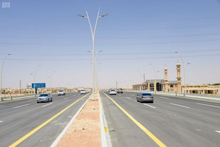 وزير النقل يكشف موعد تطبيق نظام رسوم المرور على الطرق