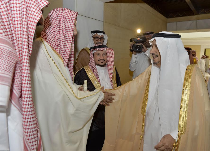 بالصور.. أمير الرياض يستقبل المفتي بقصر الحكم