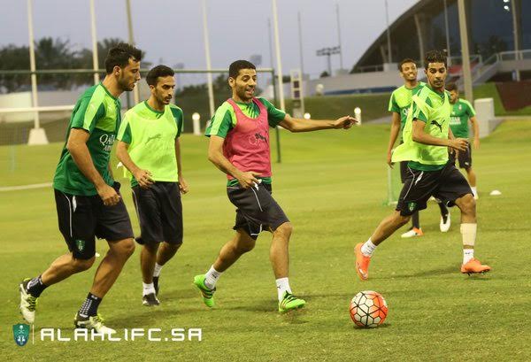 بالصور.. الأهلي يواصل تدريباته في الدوحة استعدادًا لـ”النصر”