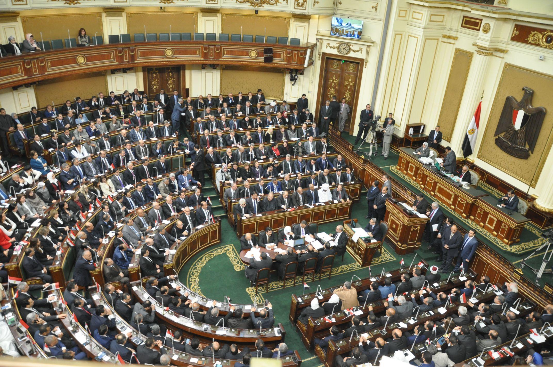 مقطع فيديو “غير أخلاقي” يُثير أزمة في البرلمان المصري.. والنائب: حسابي اختُرق