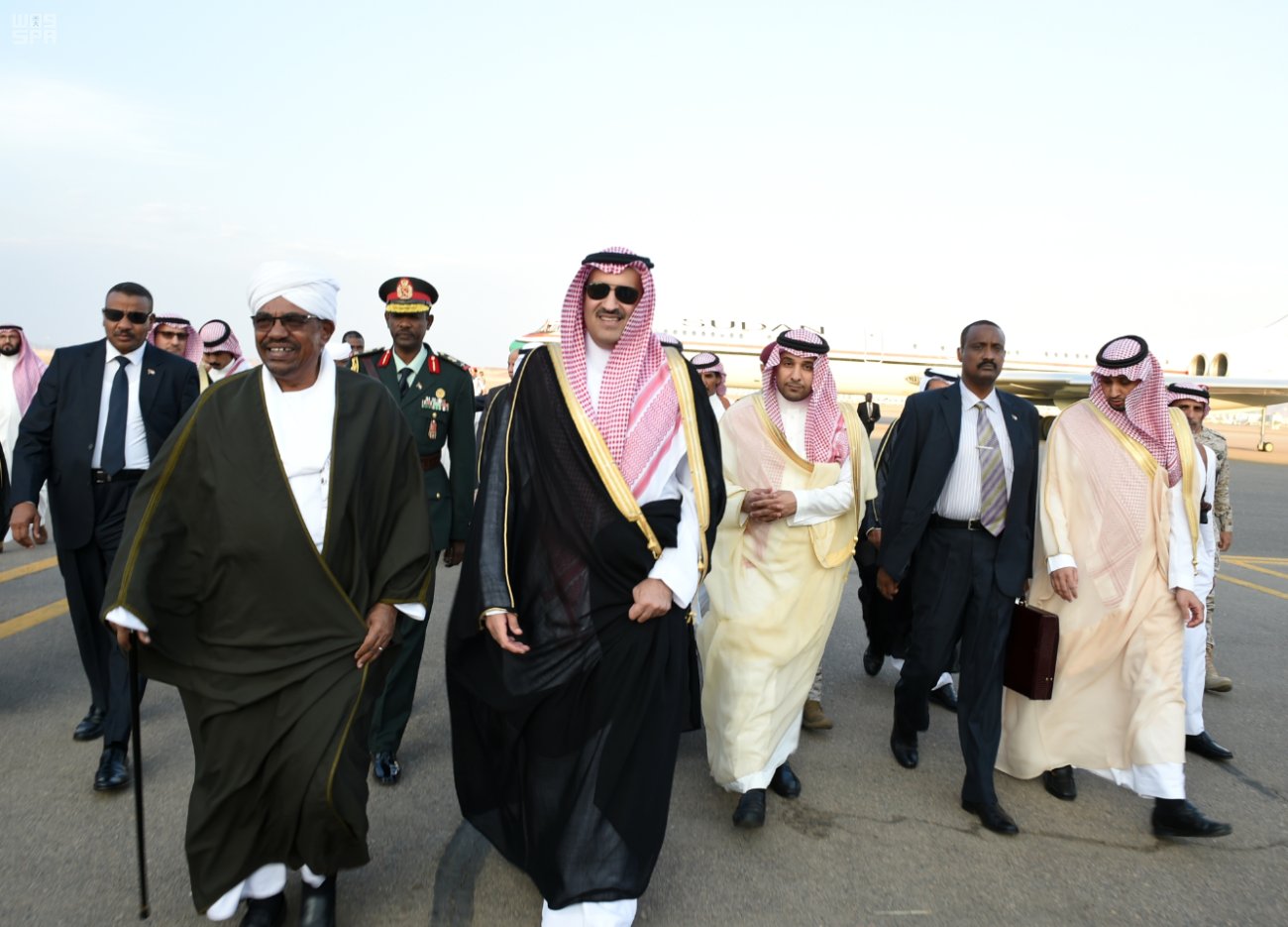 الرئيس السوداني يصل إلى المدينة لزيارة المسجد النبوي