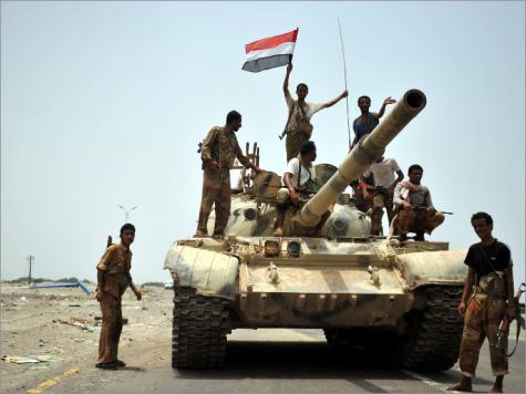 الجيش اليمني يحرر موقعين بصرواح ويخوض معارك عنيفة في الضالع