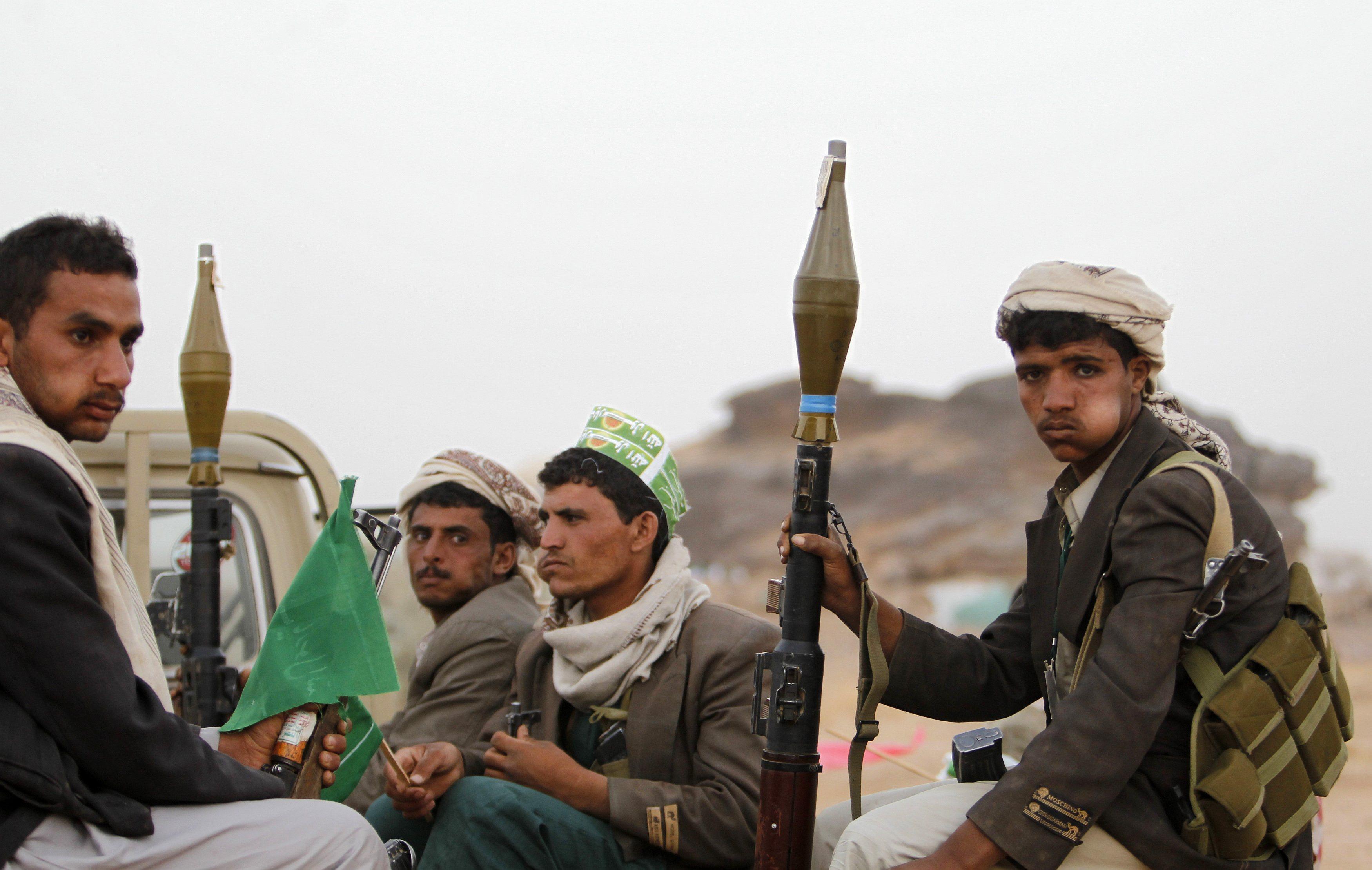 الدفاع اليمنية: الانقلابيون غير جادين في السير نحو السلام