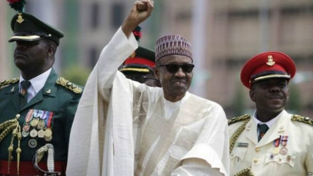 الرئيس النيجيري محمدو بخاري يعين قيادات جديدة للجيش