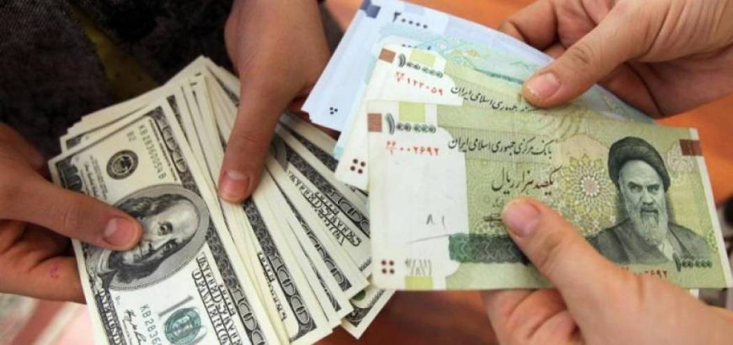 انهيار تاريخي للعملة الإيرانية مقابل الدولار