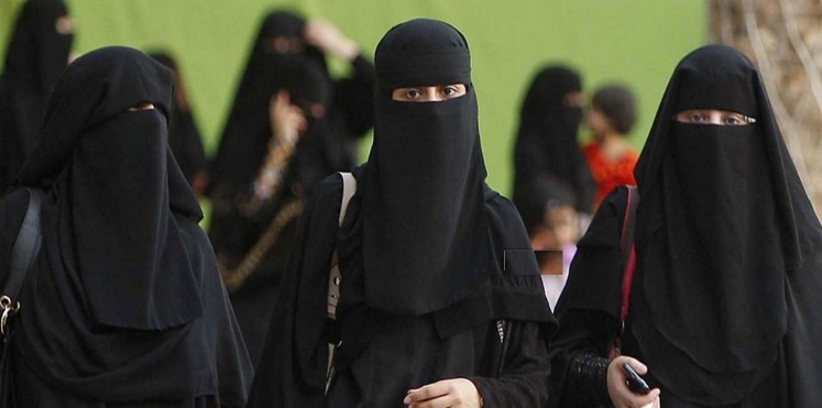تعامل السعودية مع ملف المرأة يدهش العالم .. تعليق مهم من الجارديان