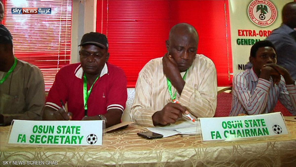 الفيفا يهدد بتجميد عضوية الاتحاد النيجيري