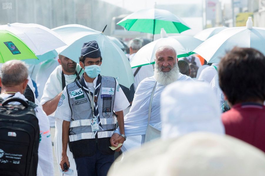 بالصور.. الكشافة يرشدون 51118 حاجًّا تائهًا أول أيام التشريق