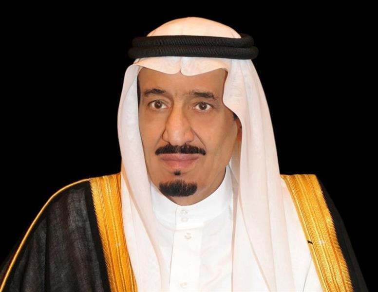 الملك سلمان يتلقى برقية عزاء من الشيخ سلطان بن زايد في وفاة الأمير بندر