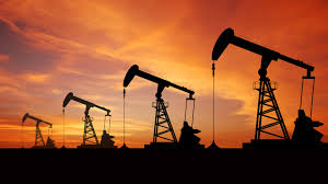 النفط يتراجع متأثراً بزيادة المخزونات الأميركية