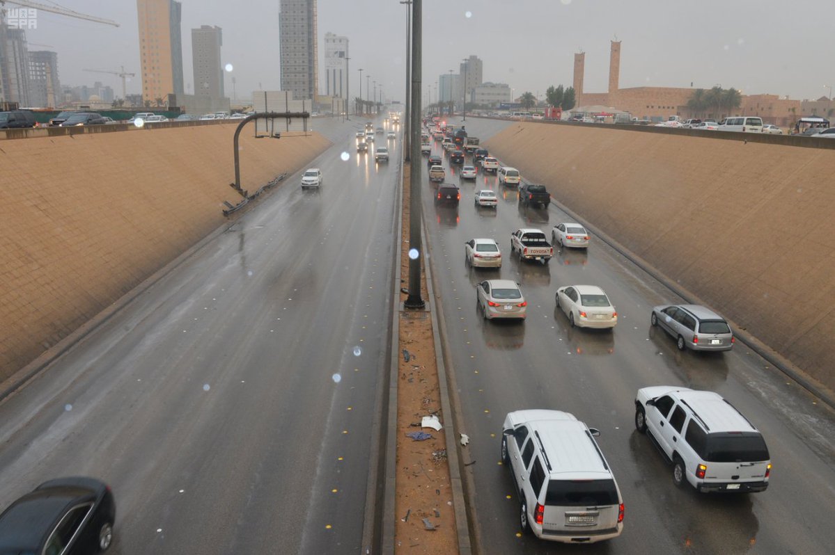 #عاجل .. تنبيه متقدم حول أمطار غزيرة وتدني الرؤية في #الرياض