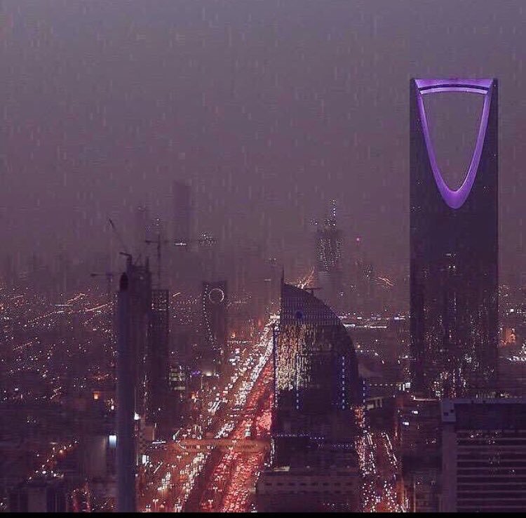 تحذير من أمطار رعدية وبرد على الرياض حتى الخامسة فجرًا