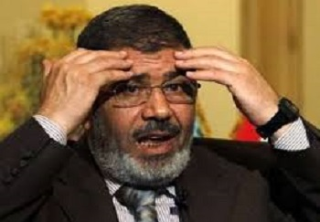 هلاري كلينتون: مرسي كان ساذجاً والإخوان لم يستطيعوا التحول من حركة إلى حكم