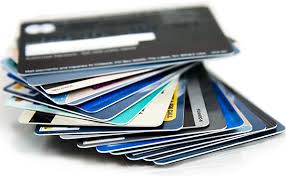 تحذير فوري: غيِّروا أرقام بطاقاتكم المصرفية بعد استخدامها خارج المملكة