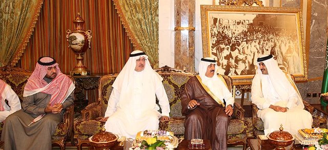 بالصور .. #أمير_قطر في قصر الملك عبدالله للعزاء في “فقيد الامة”
