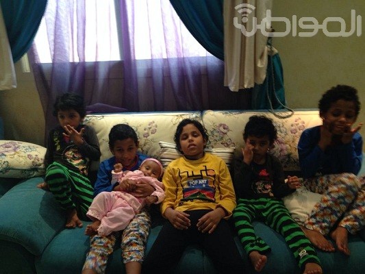 أسرة سعودية تعيش مأساة مع أطفالها الخمسة المصابين بالتوحد