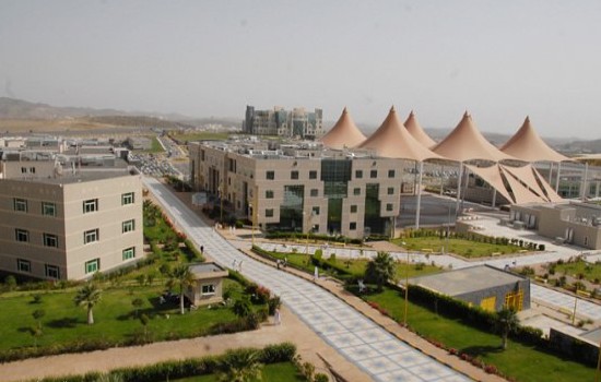 جامعة الملك خالد تنهي تثبيت قبول 17500 طالب وطالبة