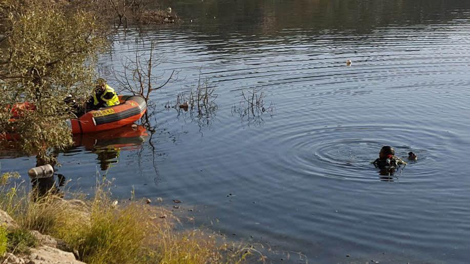 إنقاذ عائلة من الغرق ببطن وادي الليث
