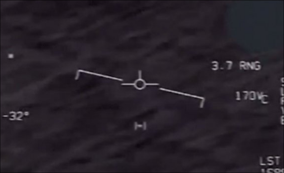 بالفيديو.. طيار أميركي يرصد جسمًا غريبًا يحلق فوق المحيط
