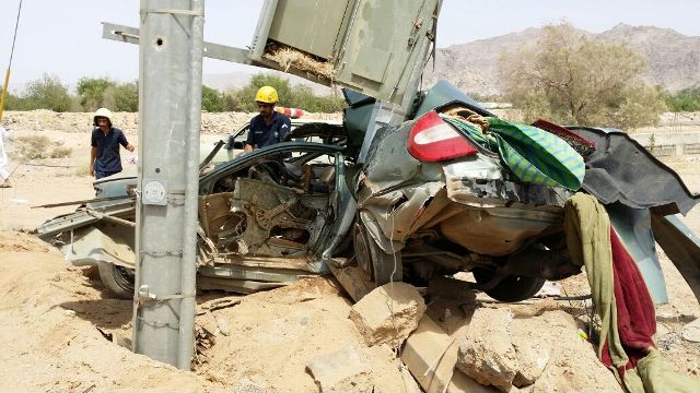 بالصور.. مدني نجران يباشر حادثي سير واحتراق