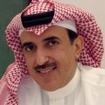 كاتب سعودي يطالب بحماية المواطنين في حال تأخر صرف مرتباتهم