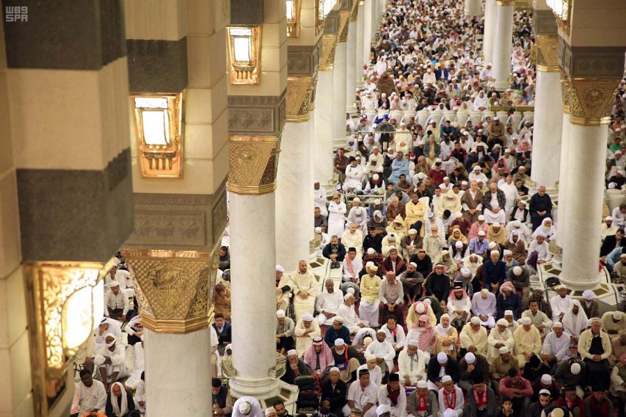 5000 عنصر بشري لخدمة زوار المسجد النبوي