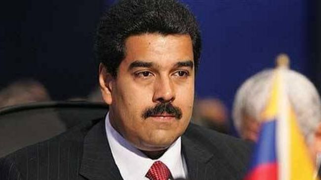 الرئيس الفنزويلي يصل الرياض .. وفيصل بن بندر يستقبله