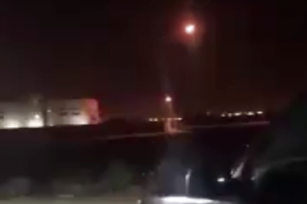 بالفيديو.. لحظة اعتراض صاروخ أطلقه انقلابيو اليمن شمال الرياض