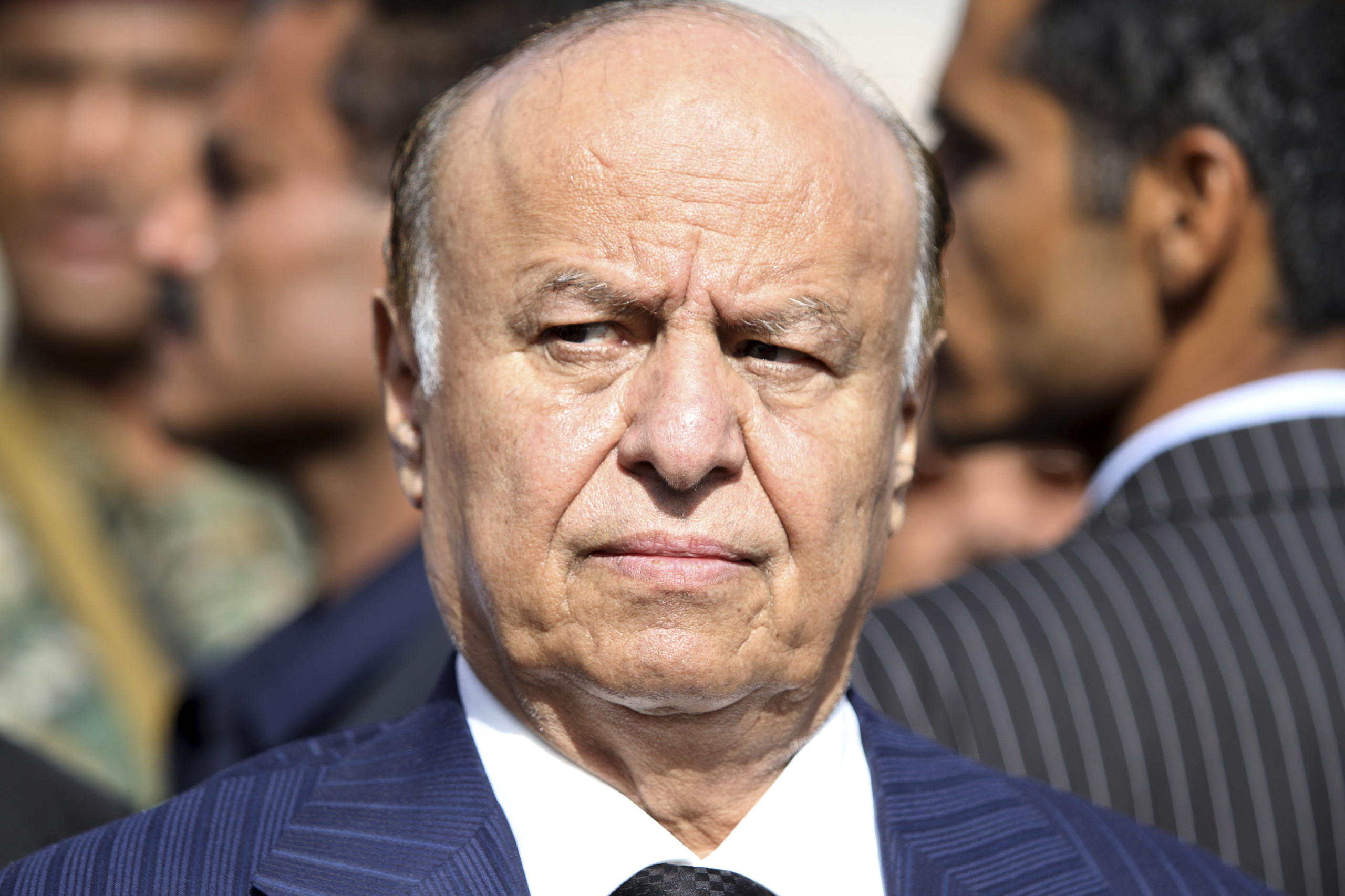 ‏الرئيس اليمني يُعيّن علي صالح الأحمر الأخ غير الشقيق لصالح قائداً لقوات الاحتياط