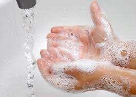 غسل اليدين بالشكل المعروف خطأ.. إليك الطريقة الصحيحة!