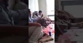 بالفيديو.. مزاح بين أصدقاء ينتهي بمضاربة وكارثة