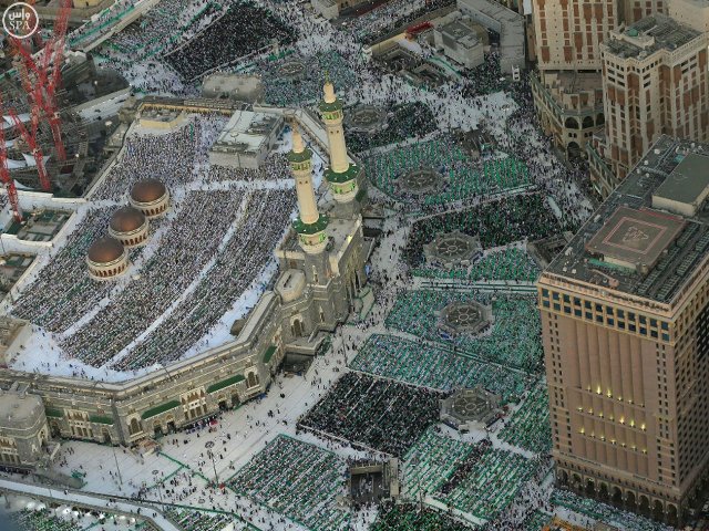انقطاع البث الإذاعي من fm لصلاة الجمعة بالمسجد الحرام