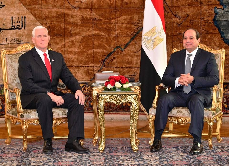 نائب ترامب يلتقي السيسي في القاهرة والإرهاب والقدس أبرز المباحثات