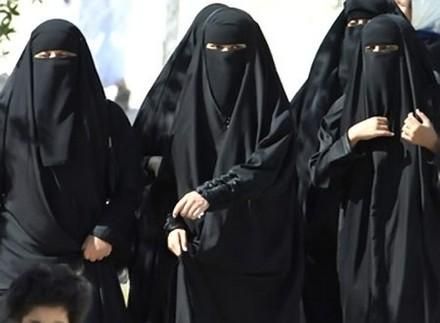 فتاة سعوديّة لصحيفة “التايمز” الأمريكيّة: نمتلك القرار.. ولسنا مُستعبدات في مجتمعنا