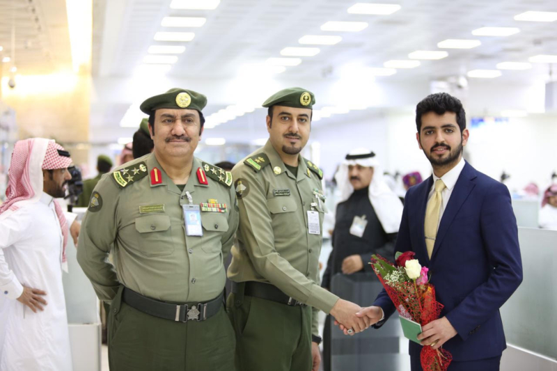 ورود وهدايا جوازات مطار الملك خالد الدولي بالرياض تستقبل المبتعثين 6