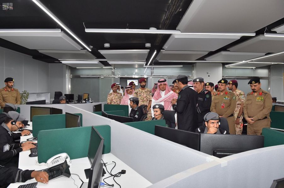 بالصور.. وزير الداخلية يتفقد استعدادات الجهات الأمنية بمركز العمليات الموحد في مكة