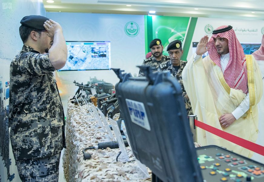 بالصور.. وزير الداخلية يتفقد استعدادات قوات أمن المنشآت